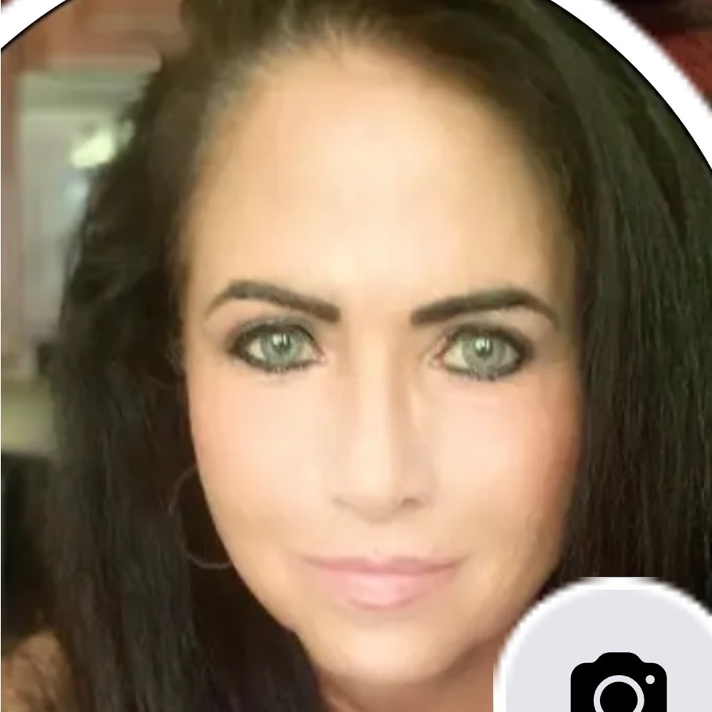 Meet your Posher, Cynthia